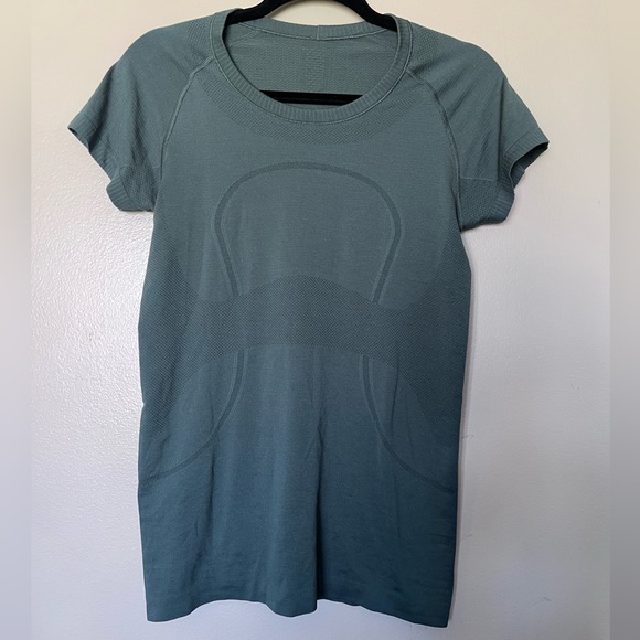 lululemon athletica Tops - Lululemon Swiftly Tech Short Sleeve Crew Dark Forest Green